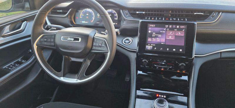 2025 Jeep Grand Cherokee L Altitude 4x4
