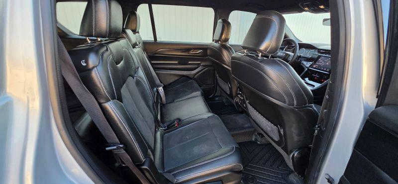 2025 Jeep Grand Cherokee L Altitude 4x4