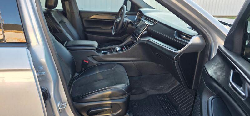 2025 Jeep Grand Cherokee L Altitude 4x4