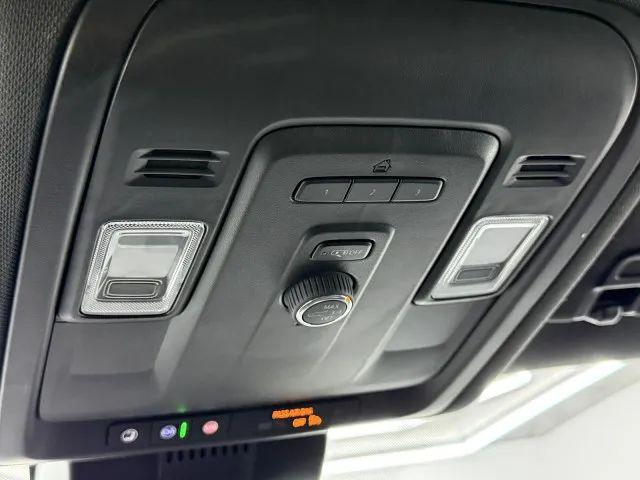 2024 GMC Yukon XL 4WD SLT