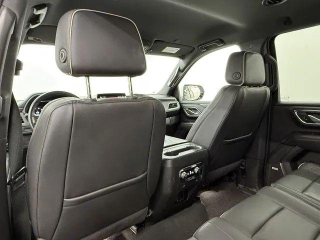 2024 GMC Yukon XL 4WD SLT