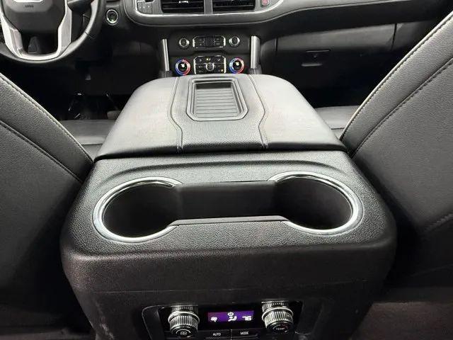 2024 GMC Yukon XL 4WD SLT