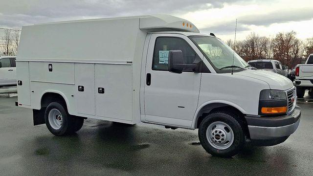 2025 GMC Savana Cutaway Work Van