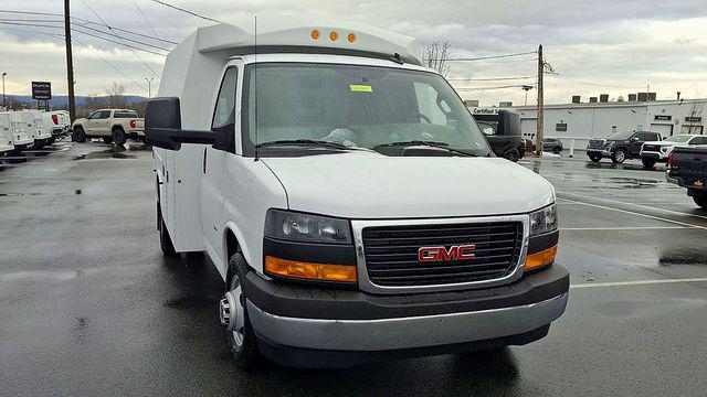2025 GMC Savana Cutaway Work Van