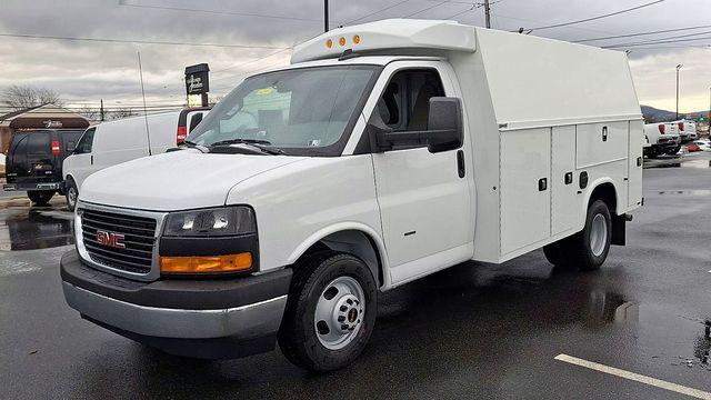 2025 GMC Savana Cutaway Work Van