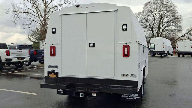 2025 GMC Savana Cutaway Work Van