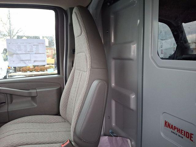 2025 GMC Savana Cutaway Work Van