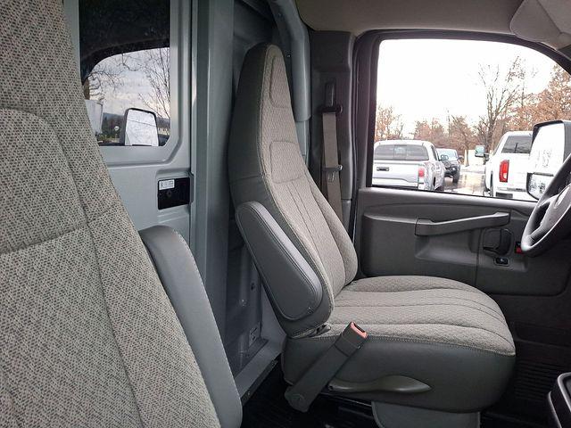 2025 GMC Savana Cutaway Work Van