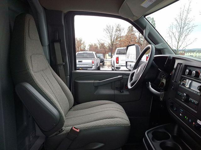 2025 GMC Savana Cutaway Work Van