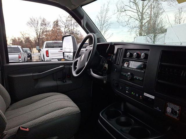 2025 GMC Savana Cutaway Work Van