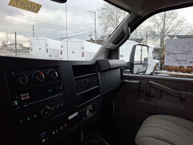 2025 GMC Savana Cutaway Work Van