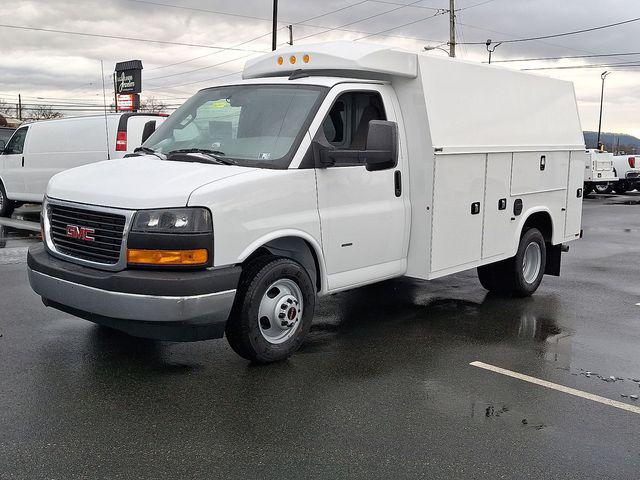 2025 GMC Savana Cutaway Work Van