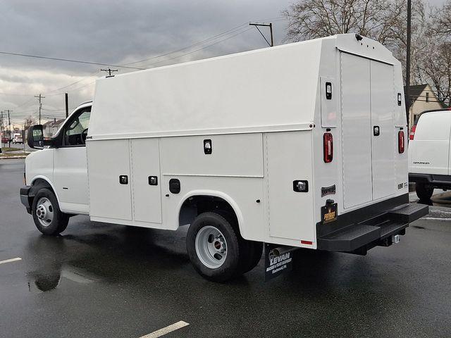 2025 GMC Savana Cutaway Work Van