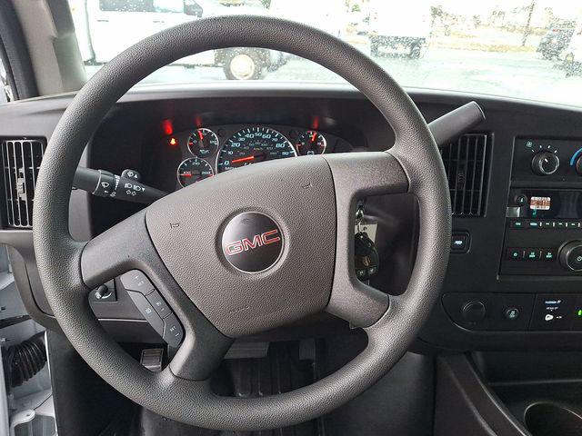 2025 GMC Savana Cutaway Work Van