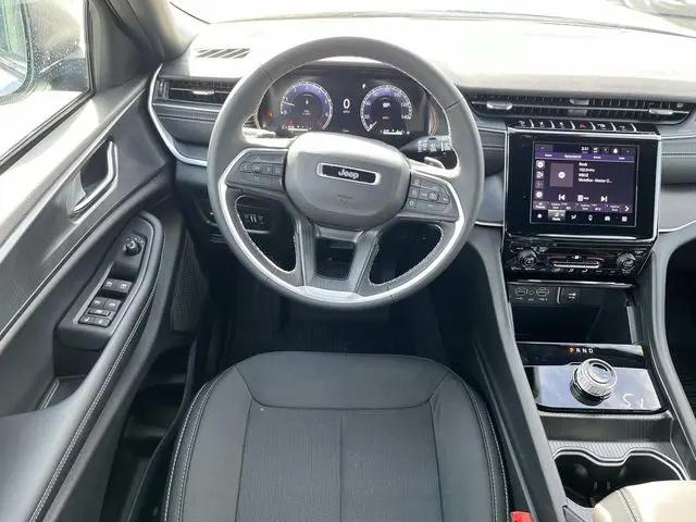 2025 Jeep Grand Cherokee L Laredo X 4x4