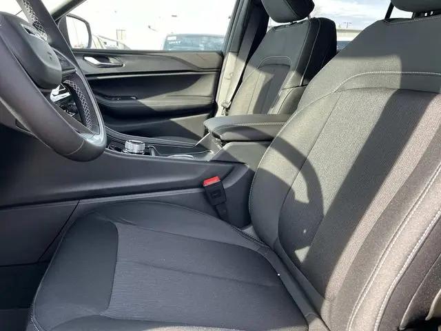 2025 Jeep Grand Cherokee L Laredo X 4x4