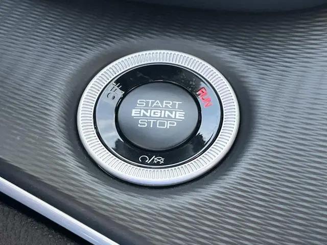 2025 Jeep Grand Cherokee L Laredo X 4x4