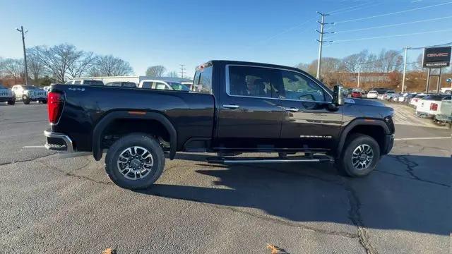 2026 GMC Sierra 2500HD Crew Cab, Standard Bed, SLT, 4WD