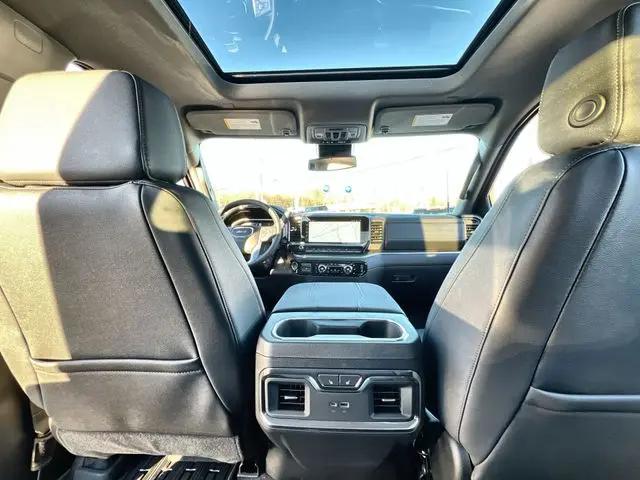 2026 GMC Sierra 2500HD Crew Cab, Standard Bed, SLT, 4WD