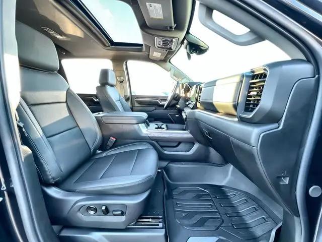 2026 GMC Sierra 2500HD Crew Cab, Standard Bed, SLT, 4WD