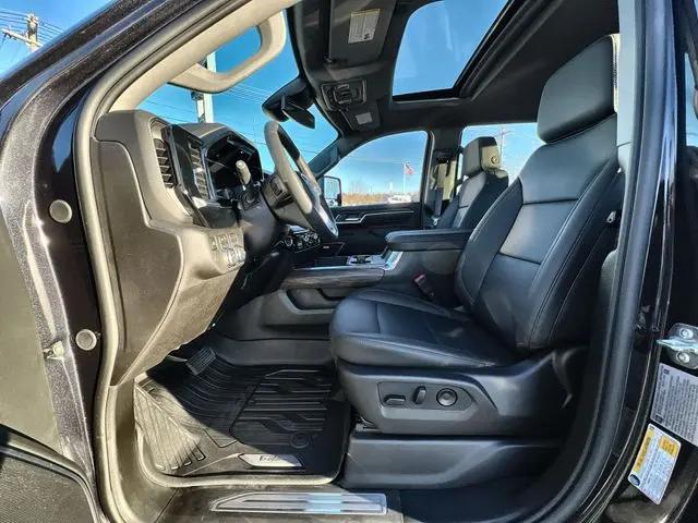 2026 GMC Sierra 2500HD Crew Cab, Standard Bed, SLT, 4WD