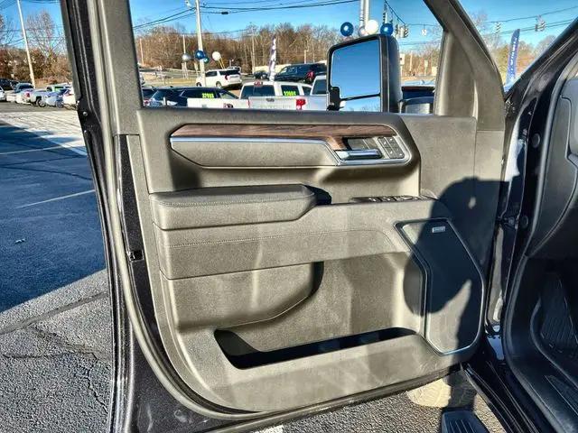 2026 GMC Sierra 2500HD Crew Cab, Standard Bed, SLT, 4WD