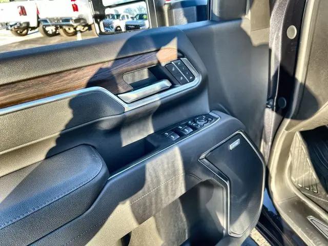 2026 GMC Sierra 2500HD Crew Cab, Standard Bed, SLT, 4WD