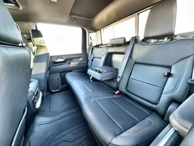 2026 GMC Sierra 2500HD Crew Cab, Standard Bed, SLT, 4WD