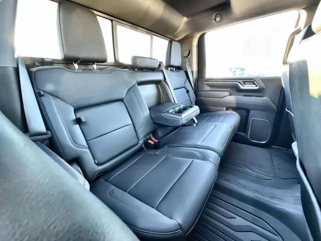 2026 GMC Sierra 2500HD Crew Cab, Standard Bed, SLT, 4WD