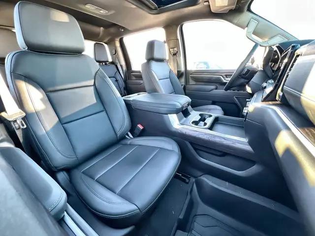 2026 GMC Sierra 2500HD Crew Cab, Standard Bed, SLT, 4WD