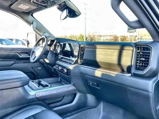 2026 GMC Sierra 2500HD Crew Cab, Standard Bed, SLT, 4WD