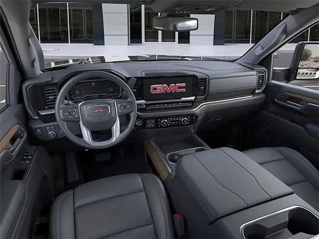 2026 GMC Sierra 2500HD Crew Cab, Standard Bed, SLT, 4WD