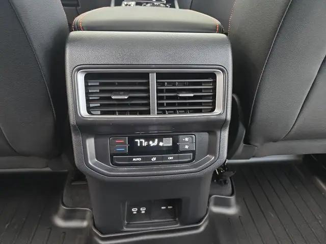 2026 Volkswagen Atlas Peak Edition
