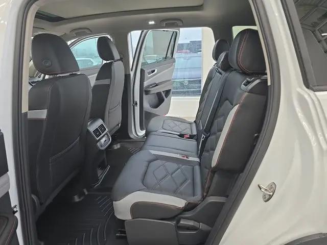 2026 Volkswagen Atlas Peak Edition
