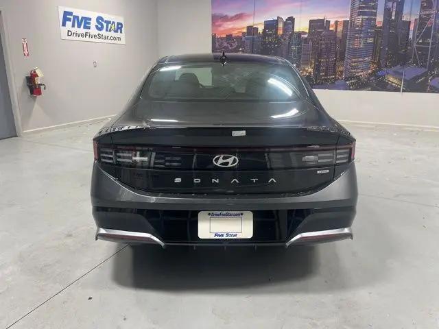 2025 Hyundai Sonata Hybrid Limited