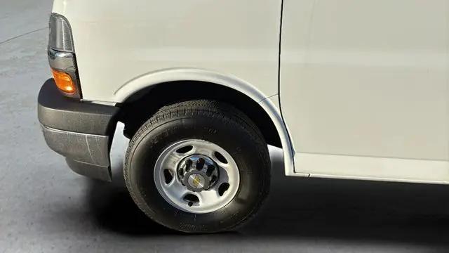 2024 Chevrolet Express Passenger RWD 3500 Extended Wheelbase LT