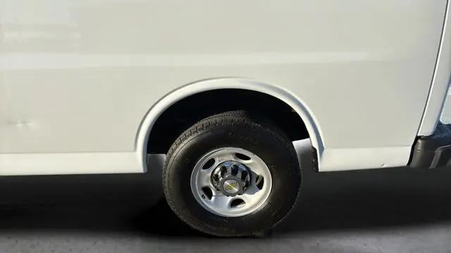 2024 Chevrolet Express Passenger RWD 3500 Extended Wheelbase LT