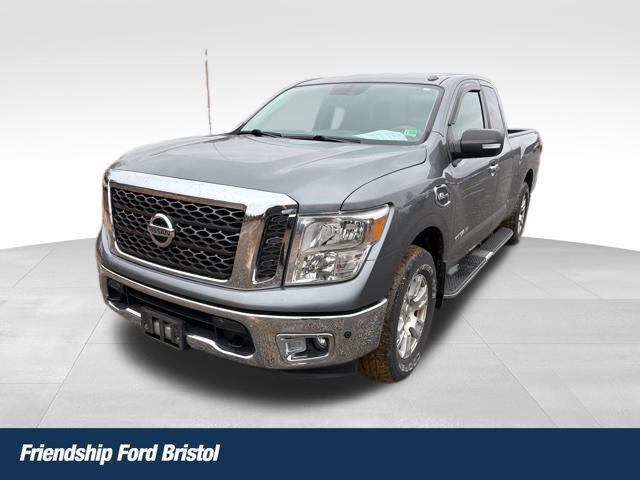 2017 Nissan TITAN SV