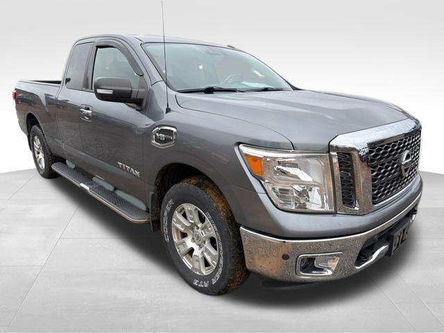 2017 Nissan TITAN SV