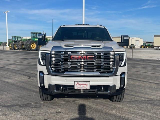 2025 GMC Sierra 2500HD 4WD Crew Cab Standard Bed Denali
