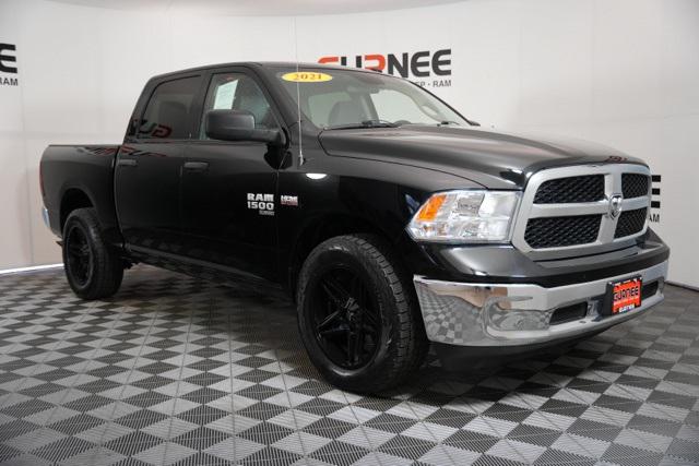 2021 RAM 1500 Classic Tradesman Crew Cab 4x4 57 Box 2021 RAM 1500 Classic Tradesman Crew Cab 4x4 57 Box