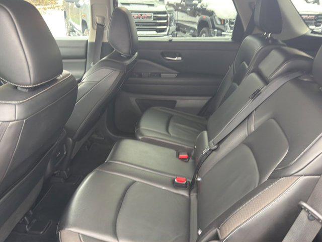 2023 Nissan Pathfinder SL 4WD
