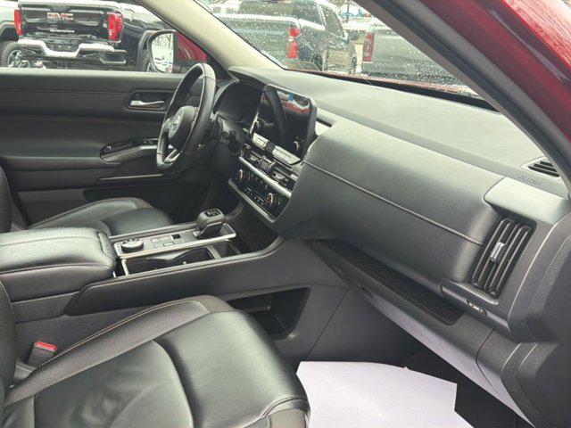 2023 Nissan Pathfinder SL 4WD