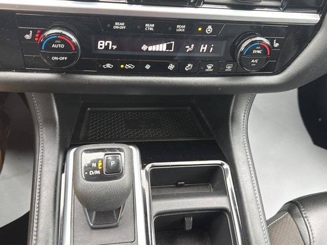 2023 Nissan Pathfinder SL 4WD