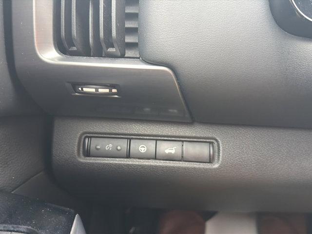 2023 Nissan Pathfinder SL 4WD