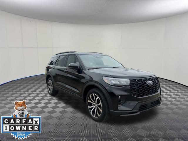 2025 Ford Explorer ST-LINE's photo