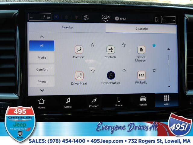 2026 Chrysler Pacifica Select
