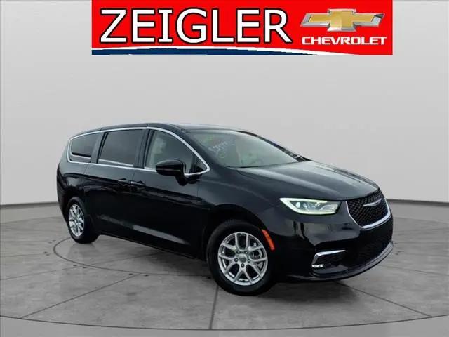 2024 Chrysler Pacifica Touring L for sale in Claysburg, PA