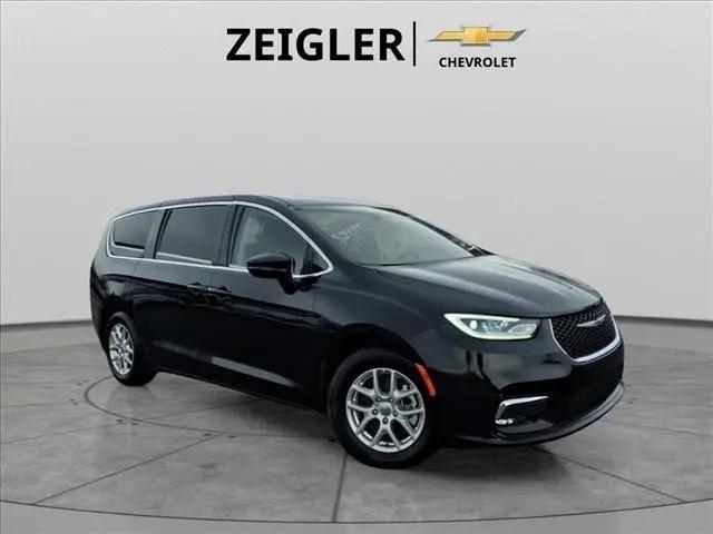2024 Chrysler Pacifica Touring L for sale in Claysburg, PA