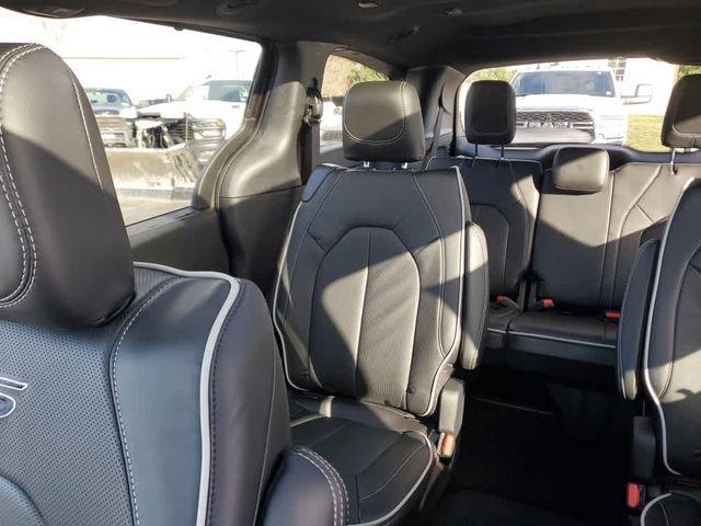 2026 Chrysler Pacifica Limited AWD